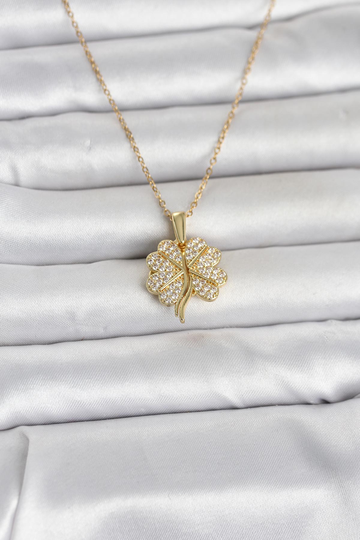 316L Çelik Gold Renk Açılabilir Yonca Model Zirkon Taşlı Kadın Kolye - TJ-BKO11048